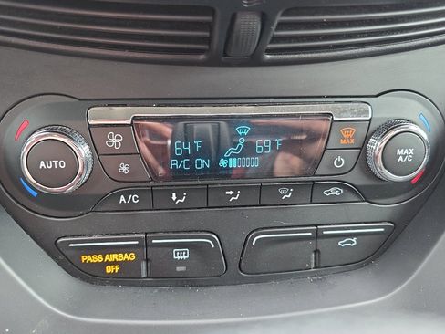 Used 2015 Ford Escape SE w/ SE Chrome Package image 16