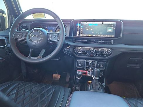 Used 2024 Jeep Wrangler Unlimited Rubicon image 12