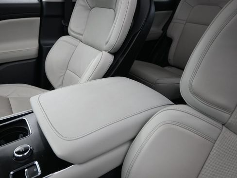 Used 2025 Lincoln Aviator Reserve w/ Luxury Package RWD image 14