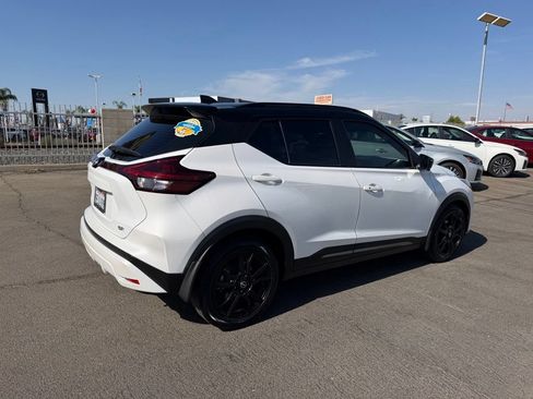 Used 2023 Nissan Kicks SR FWD image 6