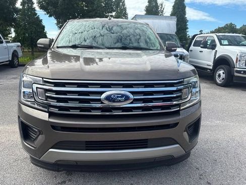 Used 2018 Ford Expedition Max XLT w/ Equipment Group 202A RWD image 2