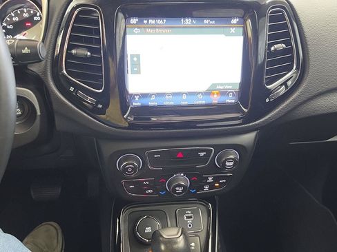 Used 2017 Jeep Compass Limited w/ Navigation Group AWD/4WD image 10