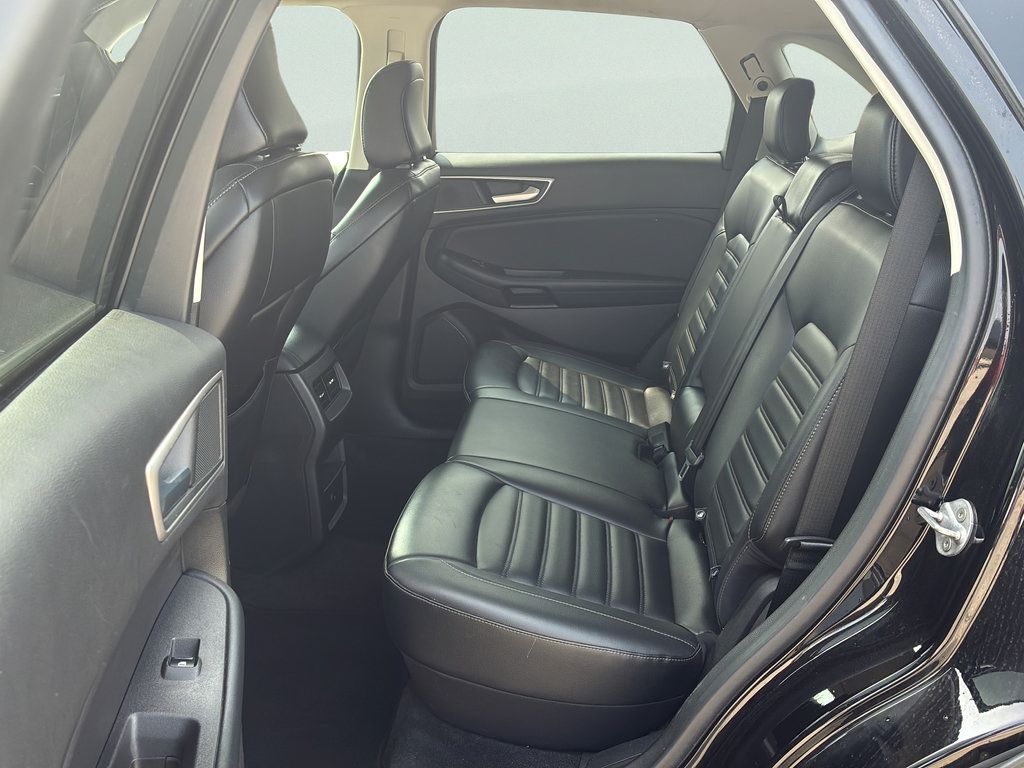 Used 2023 Ford Edge SEL AWD/4WD image 25