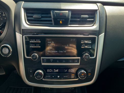 Used 2017 Nissan Altima 2.5 SL FWD image 18