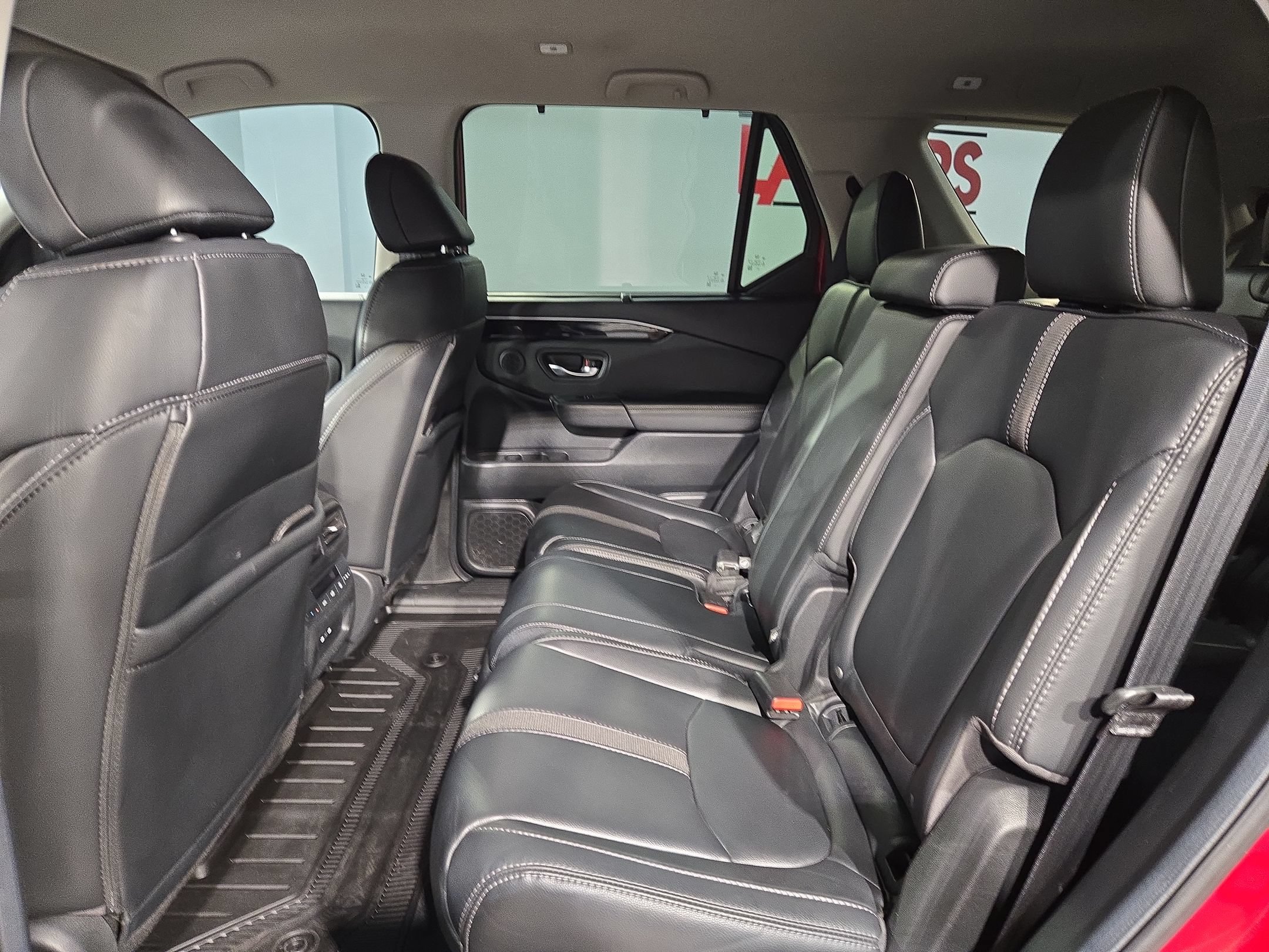 Used 2025 Honda Pilot EX-L image 35