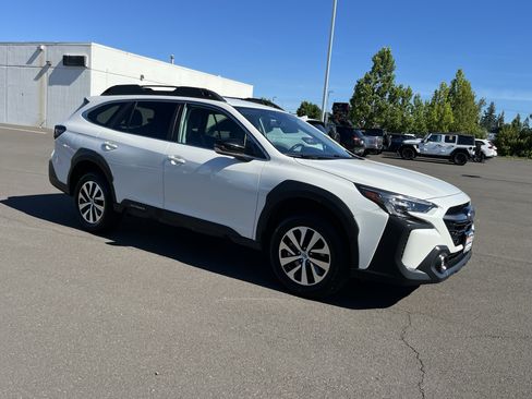 Used 2024 Subaru Outback Premium AWD/4WD image 7