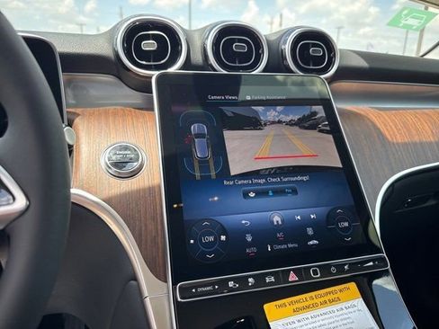 New 2025 Mercedes-Benz GLC 350e 4MATIC image 16