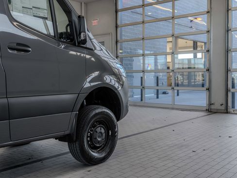 New 2025 Mercedes-Benz Sprinter 2500 image 31
