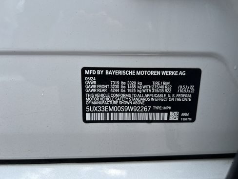 Used 2025 BMW X7 M60i AWD/4WD image 36