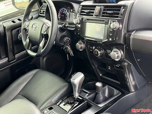 Certified 2019 Toyota 4Runner TRD Off-Road Premium AWD/4WD image 13