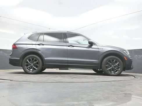 Used 2023 Volkswagen Tiguan SE AWD/4WD image 43