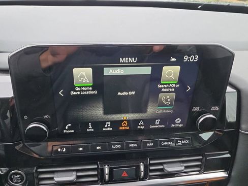 Used 2023 Nissan Pathfinder SL w/ Black Appearance Package image 17