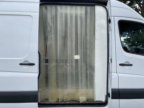 Used 2013 Freightliner Sprinter 3500 RWD image 18