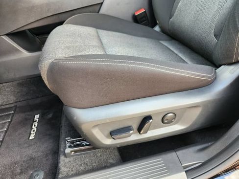 Used 2024 Nissan Rogue SV FWD image 22