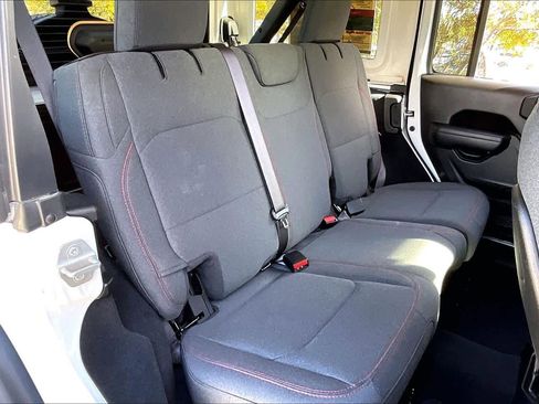 Used 2024 Jeep Wrangler Unlimited Rubicon image 18