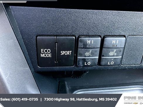 Used 2018 Toyota RAV4 Limited FWD image 23