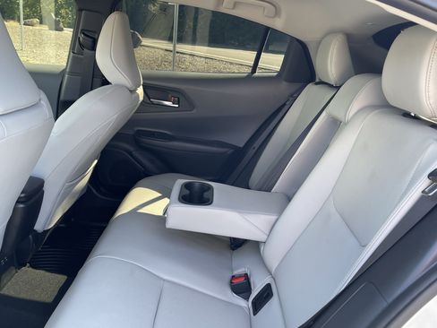 Used 2024 Toyota Prius XLE FWD image 15