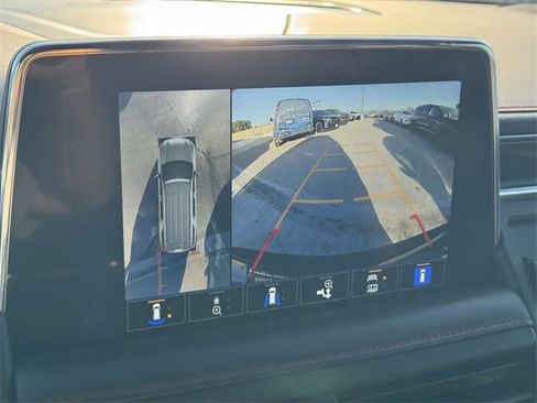 Used 2022 Chevrolet Suburban RST w/ Luxury Package image 13