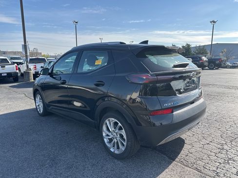 Used 2023 Chevrolet Bolt EUV LT image 4