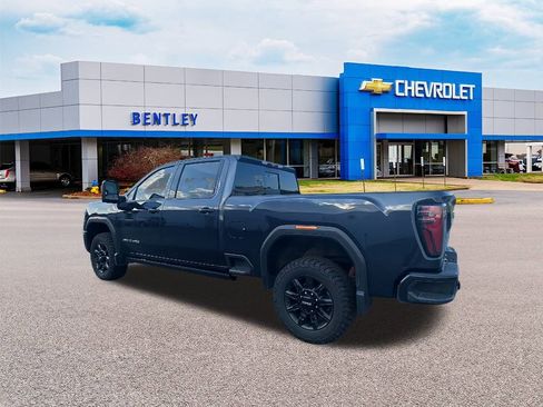 Used 2024 GMC Sierra 2500 AT4 w/ AT4 Premium Plus Package image 3