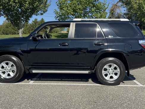 Used 2018 Toyota 4Runner 4WD image 3