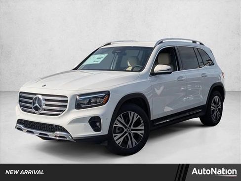 Used 2025 Mercedes-Benz GLB 250 image 1
