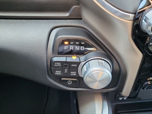 Used 2019 RAM 1500 Laramie AWD/4WD image 29