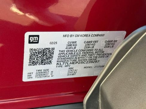 Used 2025 Chevrolet Trax LT w/ LT Convenience Package image 24