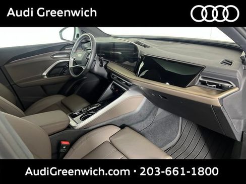 Used 2025 Audi Q5 Premium Plus w/ Premium Plus AWD/4WD image 12