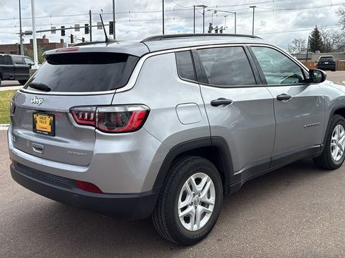 Used 2021 Jeep Compass Sport FWD image 5