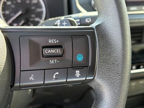 Used 2024 Nissan Rogue SV image 13