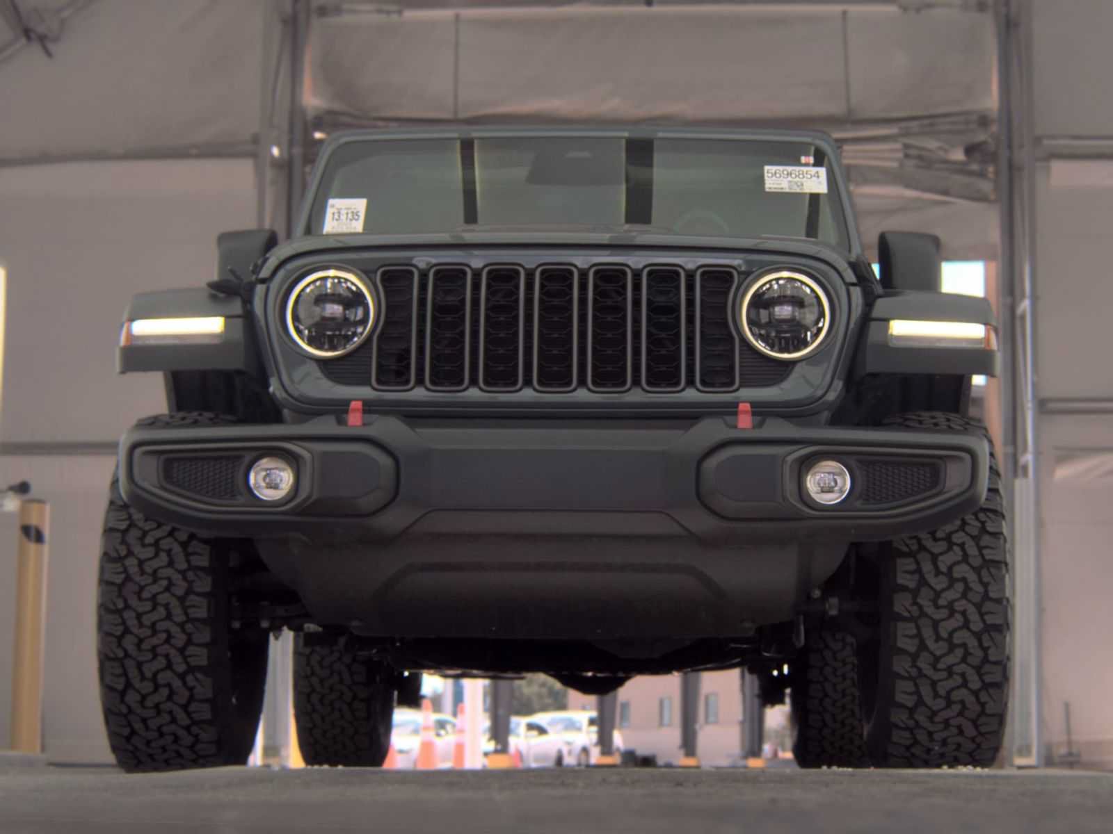 Used 2025 Jeep Wrangler Unlimited Rubicon w/ Convenience Group AWD/4WD image 11