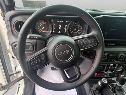 Used 2024 Jeep Wrangler Unlimited Rubicon AWD/4WD image 11