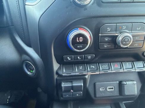 Used 2021 GMC Sierra 2500 Denali AWD/4WD image 17