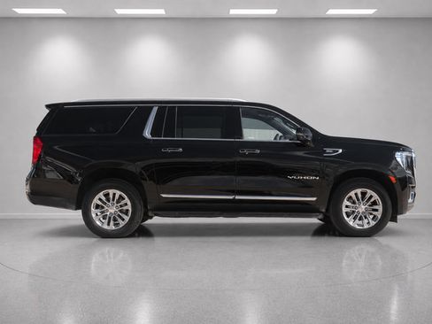 Used 2024 GMC Yukon XL SLT w/ SLT Luxury Package AWD/4WD image 2