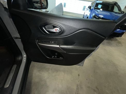 Used 2021 Jeep Cherokee Limited w/ Elite Package image 35