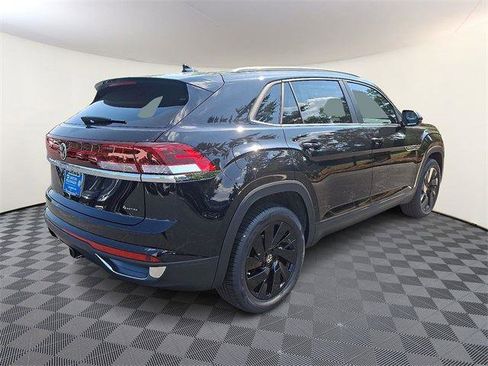 New 2025 Volkswagen Atlas Cross Sport SE image 6