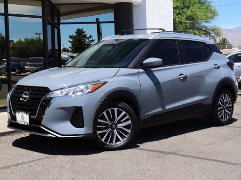 Used 2023 Nissan Kicks SV w/ Exterior Package image 2