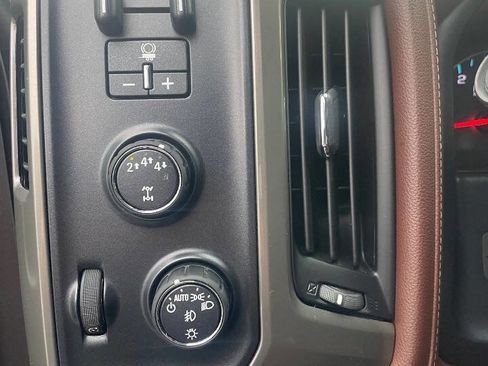 Used 2017 Chevrolet Silverado 2500 High Country w/ Duramax Plus Package image 21