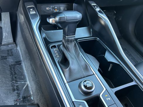 Certified 2024 Kia Sorento S image 25