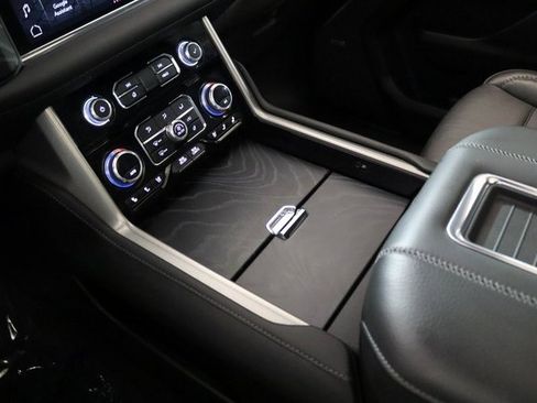 Used 2023 GMC Yukon Denali w/ Denali Reserve Package image 33