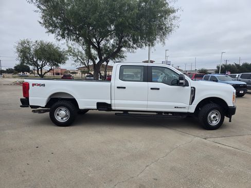 Used 2023 Ford F250 XL w/ FX4 Off-Road Package image 2