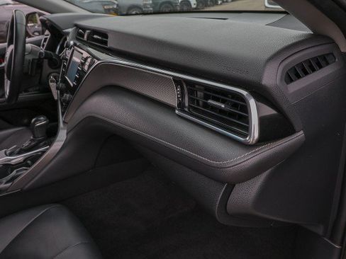 Used 2018 Toyota Camry SE FWD image 31