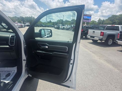 Used 2023 RAM 1500 Big Horn AWD/4WD image 11