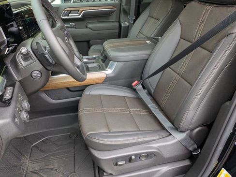 New 2026 Chevrolet Silverado 1500 High Country w/ High Country Premium Package AWD/4WD image 11