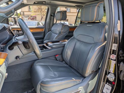 Used 2023 Jeep Grand Wagoneer Series II AWD/4WD image 23