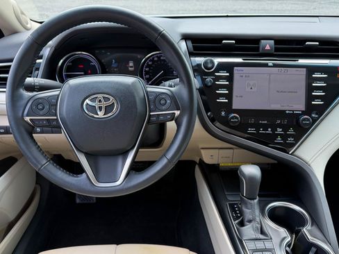 Used 2018 Toyota Camry XLE w/ Audio Package FWD image 10