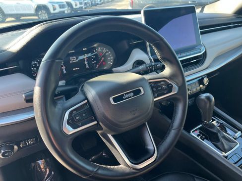 Used 2025 Jeep Compass Limited AWD/4WD image 29