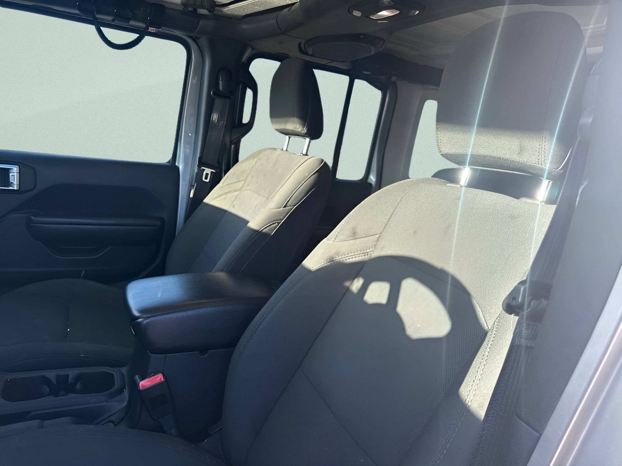 Used 2018 Jeep Wrangler Unlimited Sport S AWD/4WD image 18