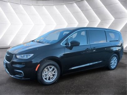 New 2026 Chrysler Pacifica Select